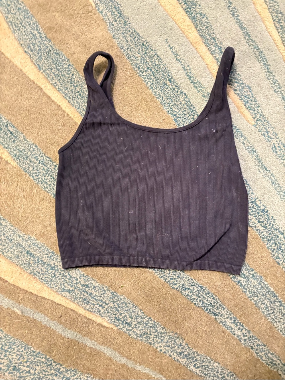 Black cropped tank